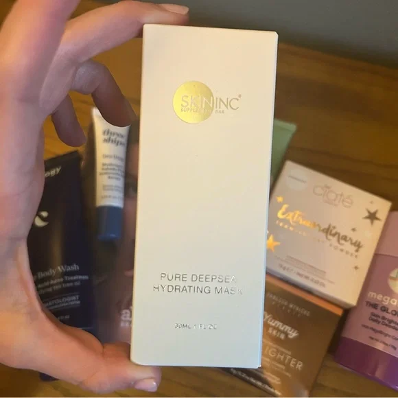 Beauty Box with Skincare and Makeup Products - Picture 6 of 6